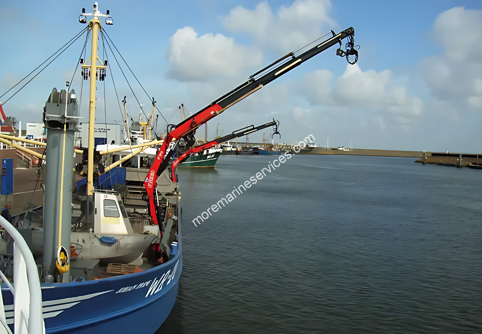 Hydraulic & Deck Crane - Image 3